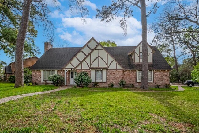 Building Photo - 811 Loire Ln