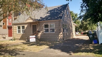 Building Photo - 261 E 17th Ave