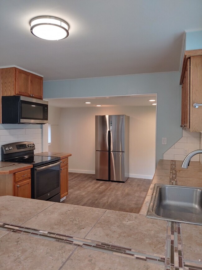 Building Photo - 521 W Mission Ave