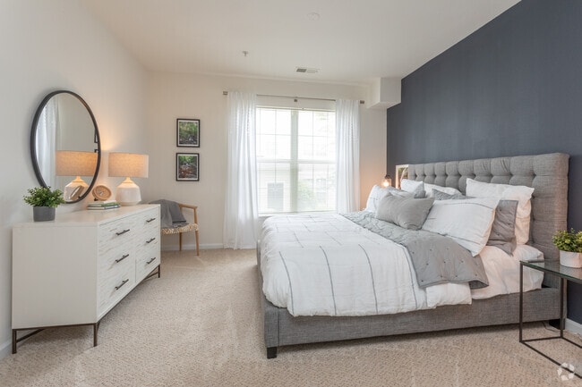 2BR, 2BA - 1,276 SF - TGM Ridge