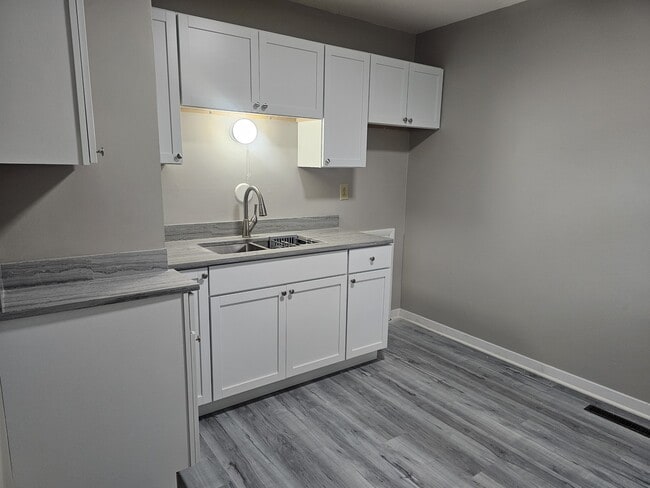 Foto del edificio - 1062 Brentnell Ave