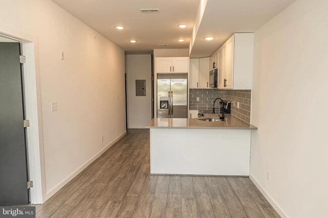 Building Photo - 109 N 63rd St