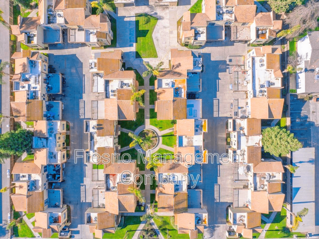 Foto del edificio - 815 S Demaree St