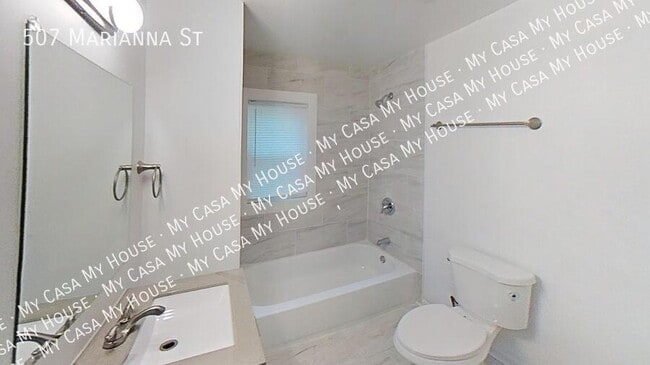 Photo - 507 Marianna St House