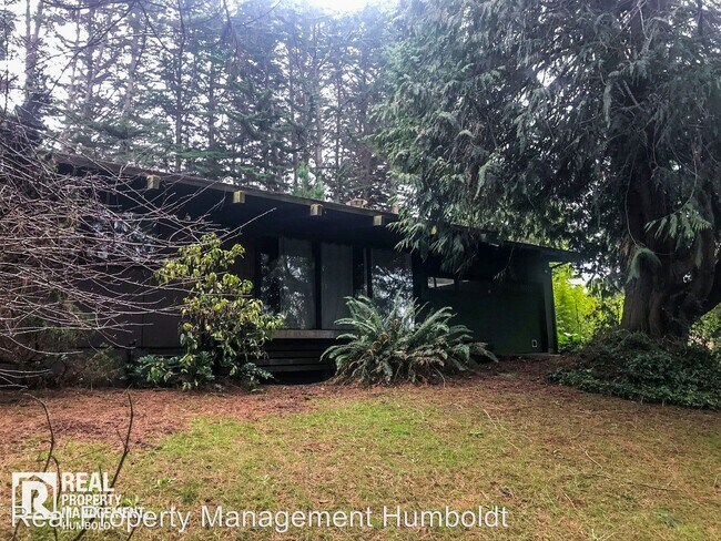 Building Photo - 2 br, 2 bath House - 1565 L Street