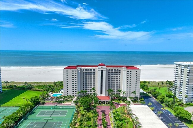 Foto del edificio - 100 N Collier Blvd