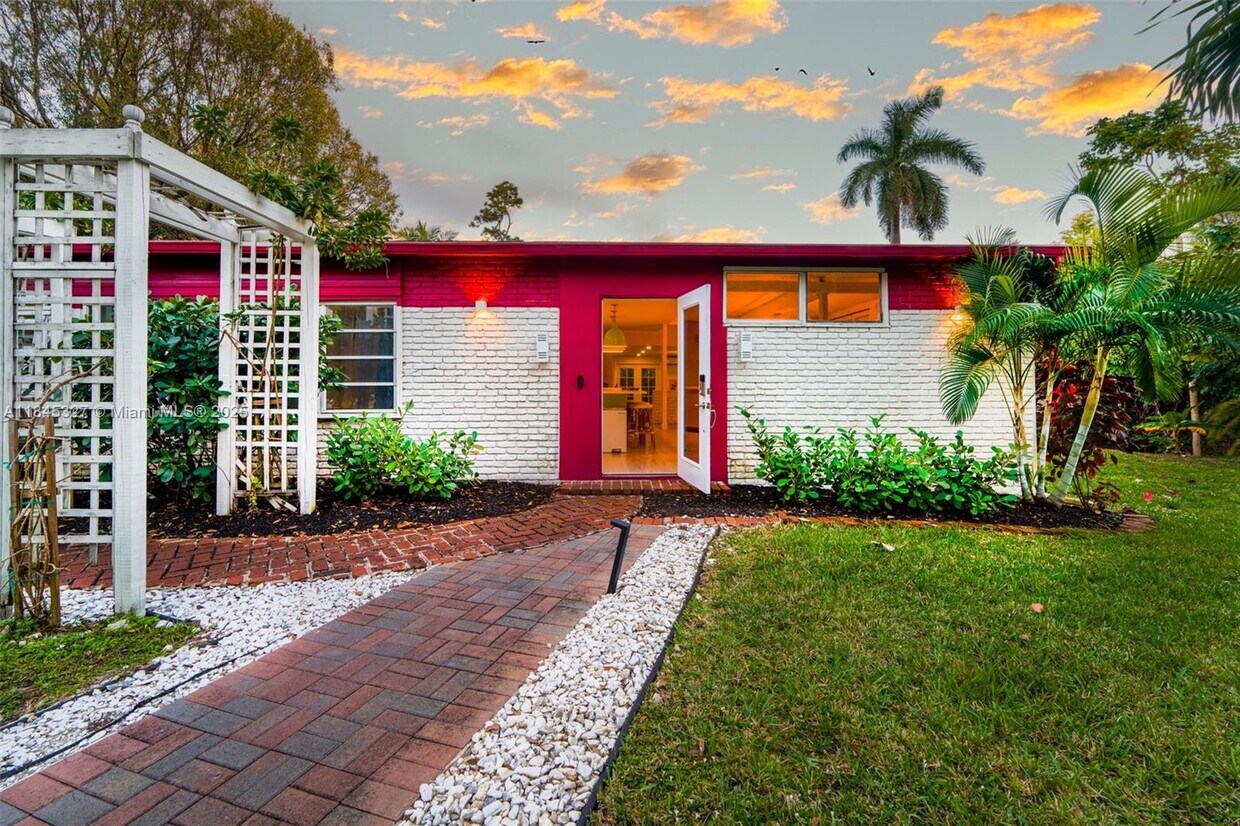 Foto principal - 40 NE 24th St