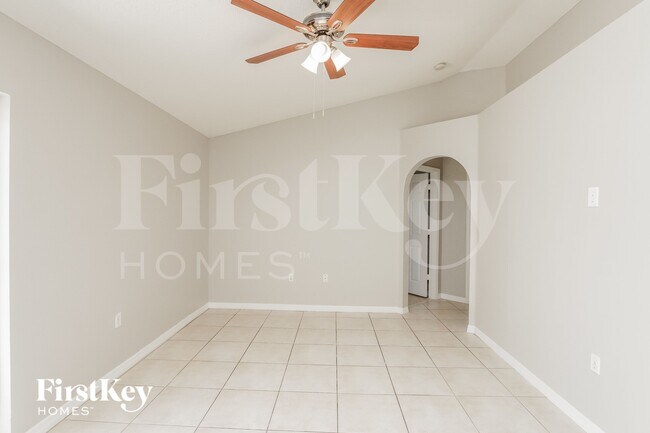 Foto del edificio - 729 Pincon Ln