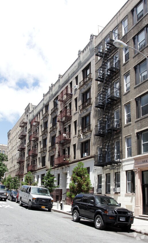 Building Photo - 557 W 174th St