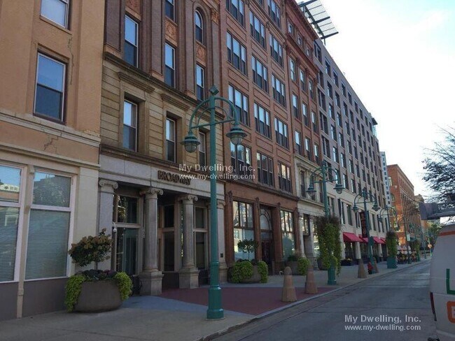 Foto del edificio - 234 N Broadway