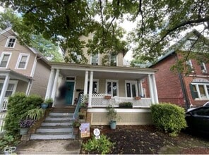 Building Photo - 465 S River St