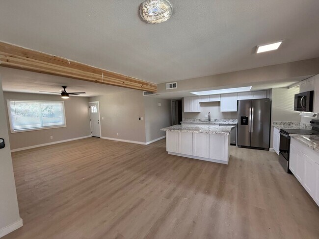 Building Photo - 5 Bedroom 3 Bathroom- Mill & Baseline