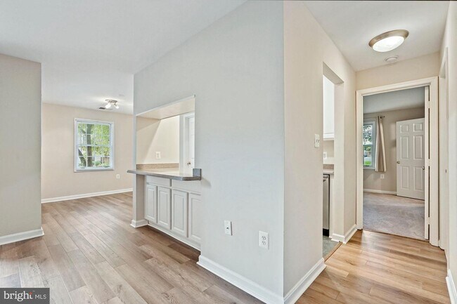 Building Photo - 105 Westwick Ct