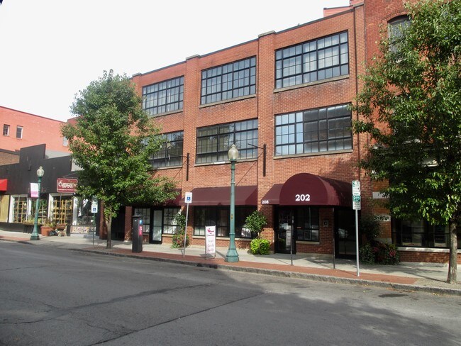 Entrada - 202 Walton St