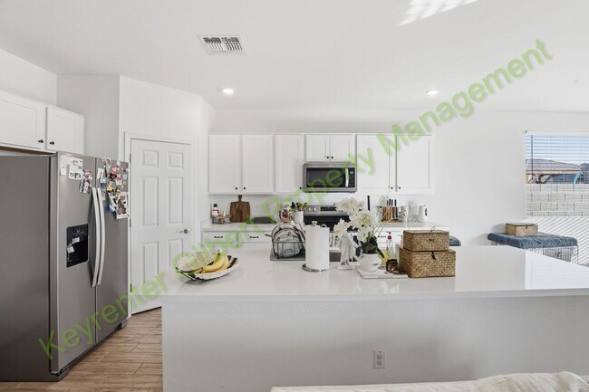 Foto del edificio - Lovely 2024 built 3-bed/2-bath Home in Wales Ranch