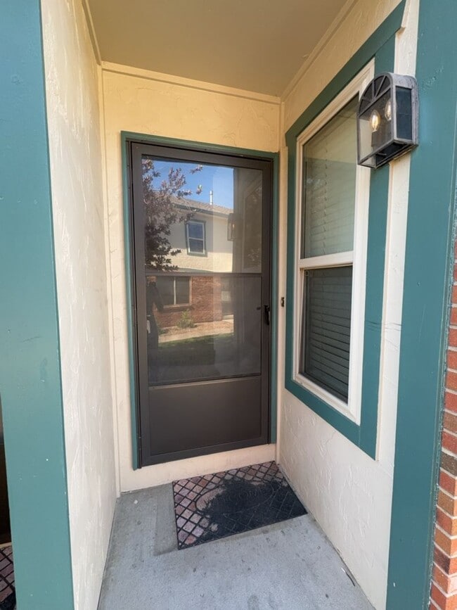 Building Photo - PRICE REDUCED - Updated 3 Bedroom 2.5 Bath...