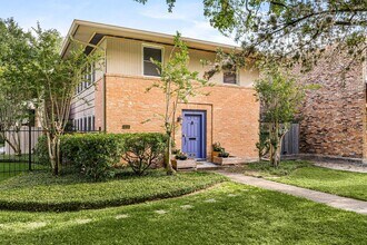 Building Photo - 4018 Blue Bonnet Blvd
