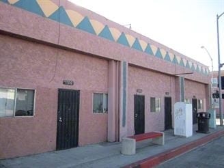 Building Photo - 1100 E 7th St