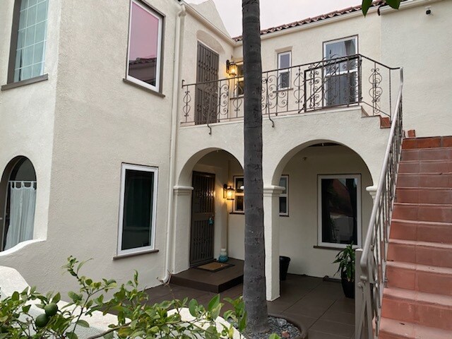Building Photo - 1123 S Rimpau Blvd