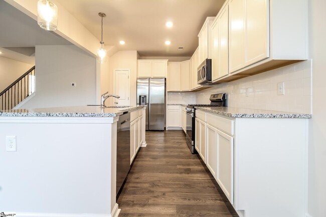 Building Photo - 702 Ridgemoor Trl