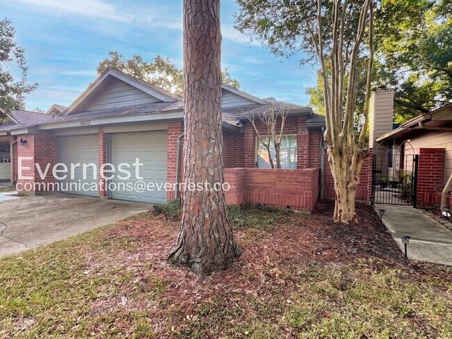 Foto del edificio - 8602 Laurel Trails Dr