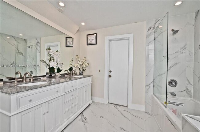 Building Photo - 821 NW 67th Ave