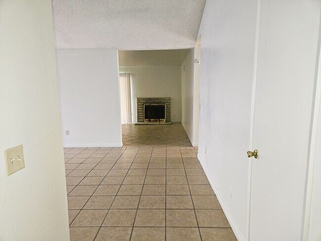 Foto del edificio - New Listing!