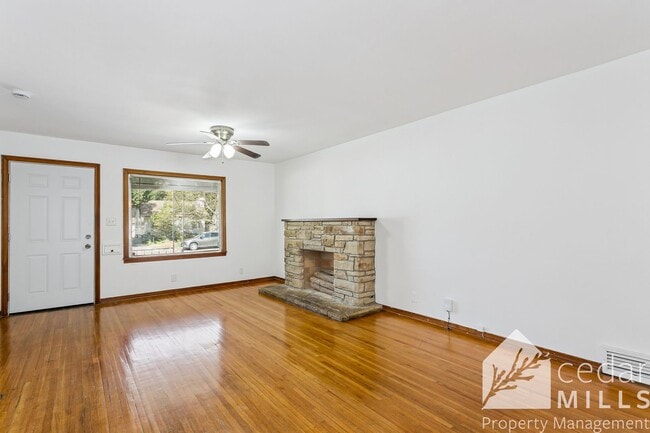 Building Photo - 1810 N Garland St