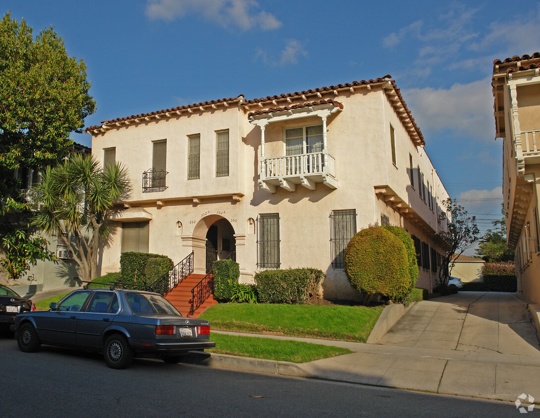 Primary Photo - 350 N Gardner St