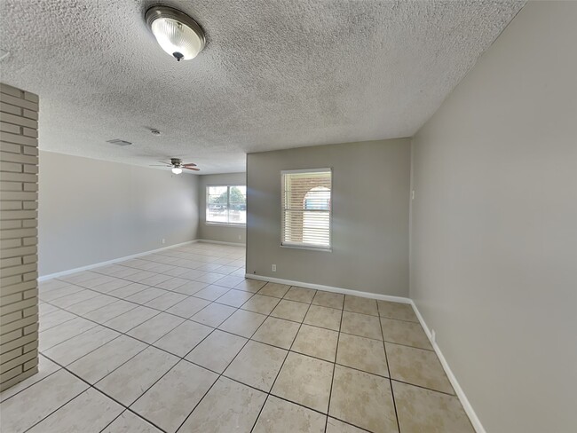 Foto del edificio - 3217 Darling Ave.