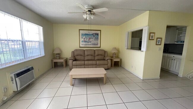 Building Photo - 3 Waltham A