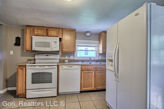 Building Photo - 2 br, 1 bath House - 207 South Brown