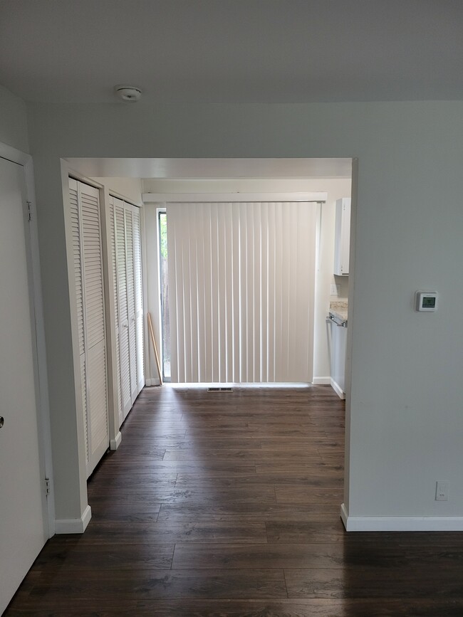 Building Photo - 1208 S 900 E