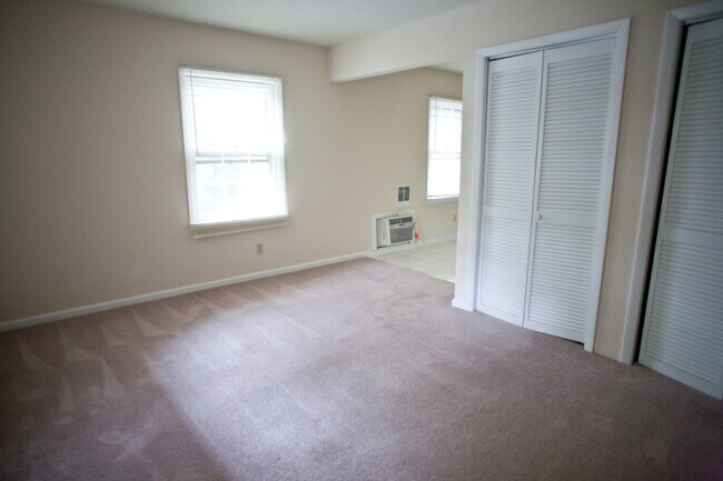 Foto del edificio - 5-215 McCauley St