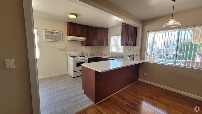 Building Photo - 7013 Coldwater Canyon Ave