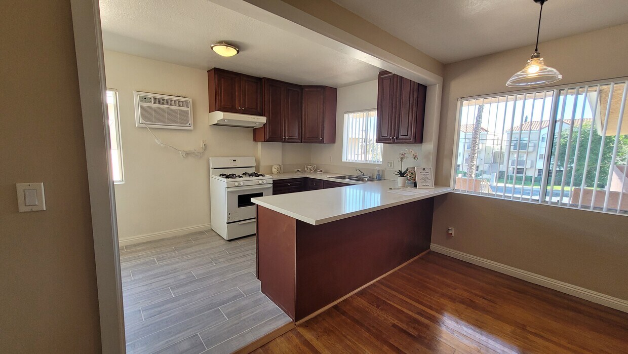 Foto principal - 7013 Coldwater Canyon Ave