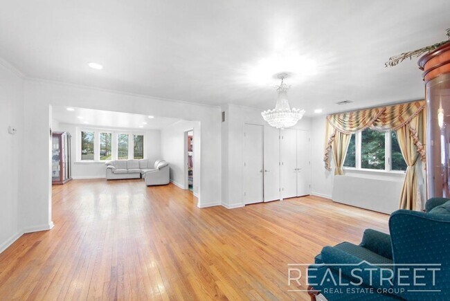 Building Photo - Arlington Road