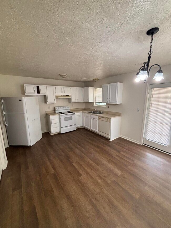 Foto del edificio - 441 Lenney Dr