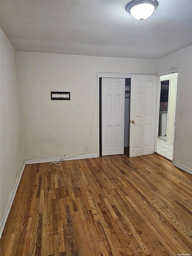 Foto del edificio - 61-12 157th St