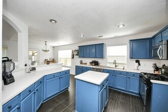 Building Photo - 18318 Farriswood Ct