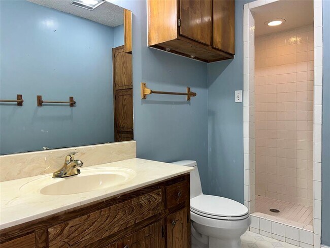 Foto del edificio - 209 Oak Crest Ln