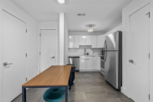 Foto del edificio - 1136 Crescent Ave NE