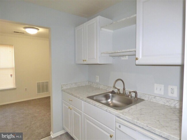Foto del edificio - 7804 Guildberry Ct