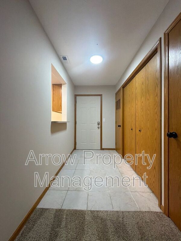 Foto del edificio - 1660 Swanson Dr