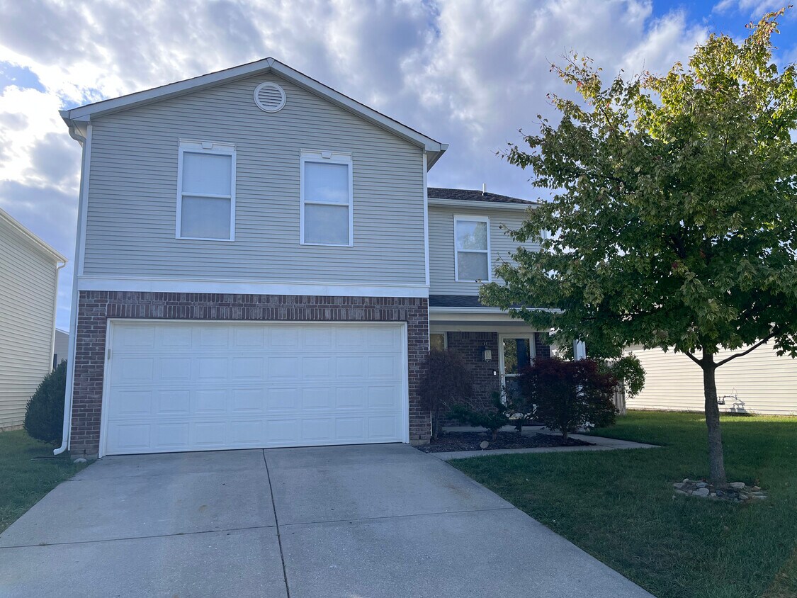 2014 Prairie Sky Ln, Greenwood, IN 46143 House Rental in Greenwood