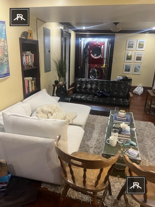 Building Photo - 6 bedroom in Brookline MA 02446