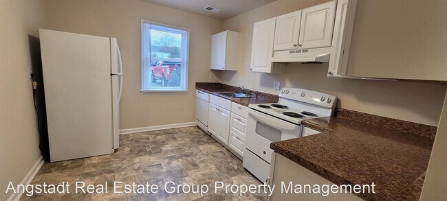 Building Photo - 3 br, 1.5 bath House - 724 Olde Greenwich ...