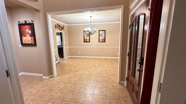 Building Photo - 513 Fallen Oaks Dr