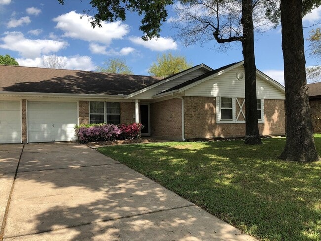 Foto del edificio - 14307 Lantern Ln