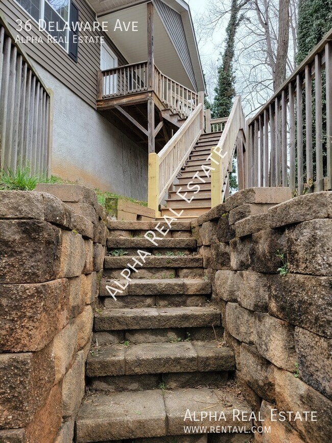 Foto del edificio - You gotta see inside this home less than a...